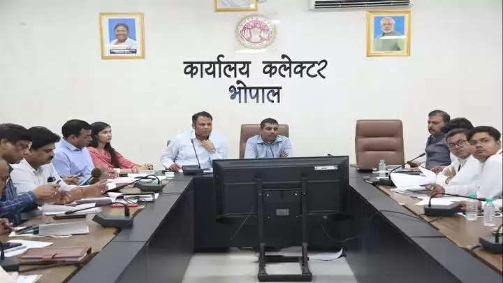 भोपालः कलेक्टर ने ने की लोकसभा चुनाव-2024 की तैयारियों की समीक्षा