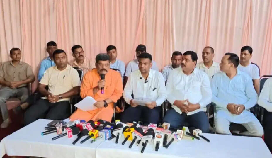जयराम के खिलाफ पुलिस एसोसिएशन करेगा 08 से आंदोलन, 05 अक्टूबर से सामूहिक अवकाश रहेंगे पुलिसकर्मी