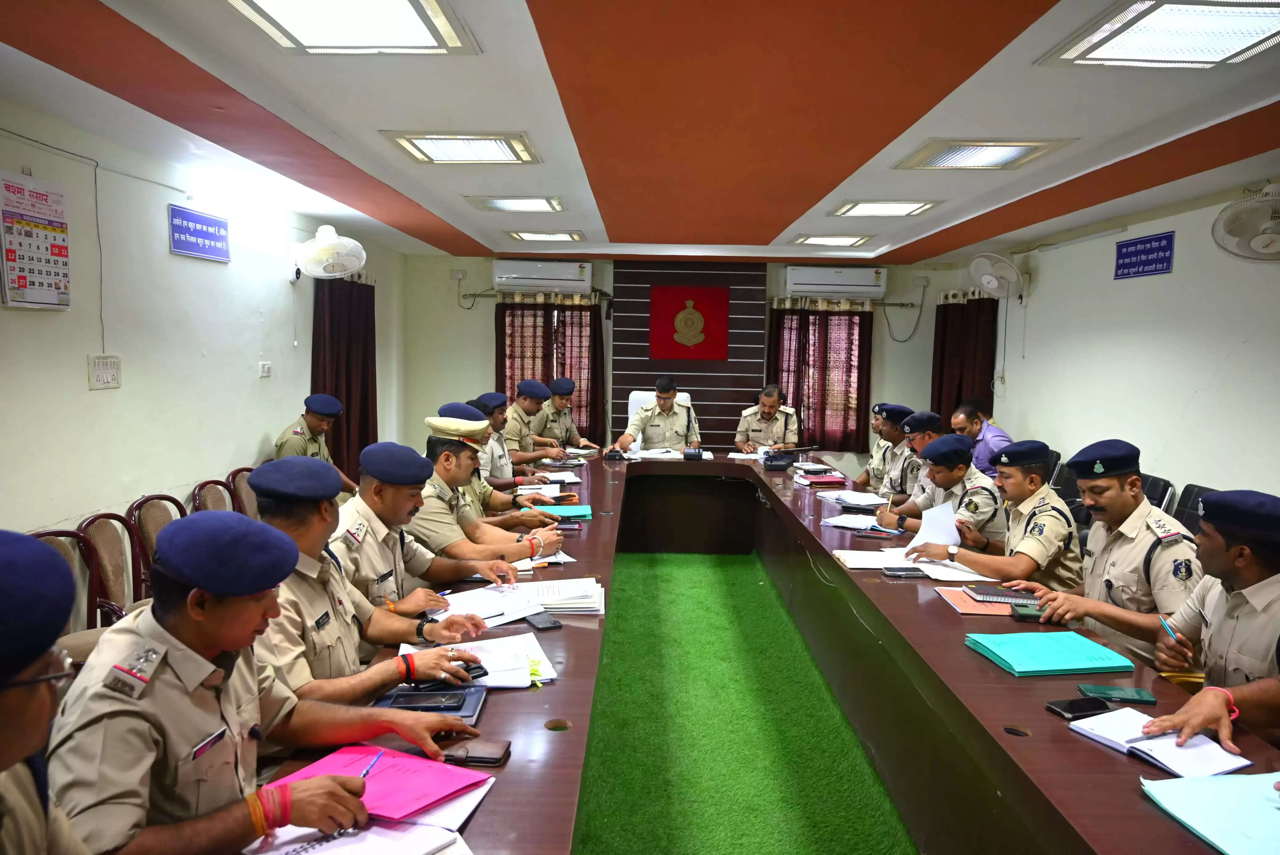 कोरबा : पुलिस अधीक्षक ने अपराध व अवैध कारोबार पर नियंत्रण करने दिए निर्देश