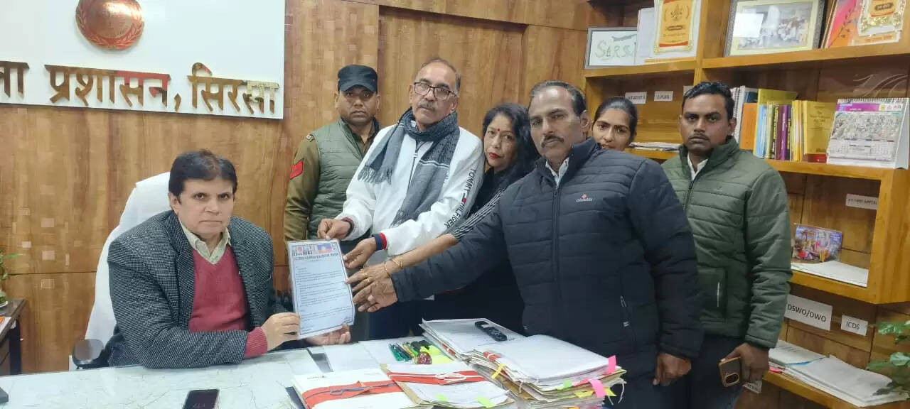 सिरसा: मनरेगा एक्ट बहाल करने को लेकर राष्ट्रपति के नाम सौंपा ज्ञापन