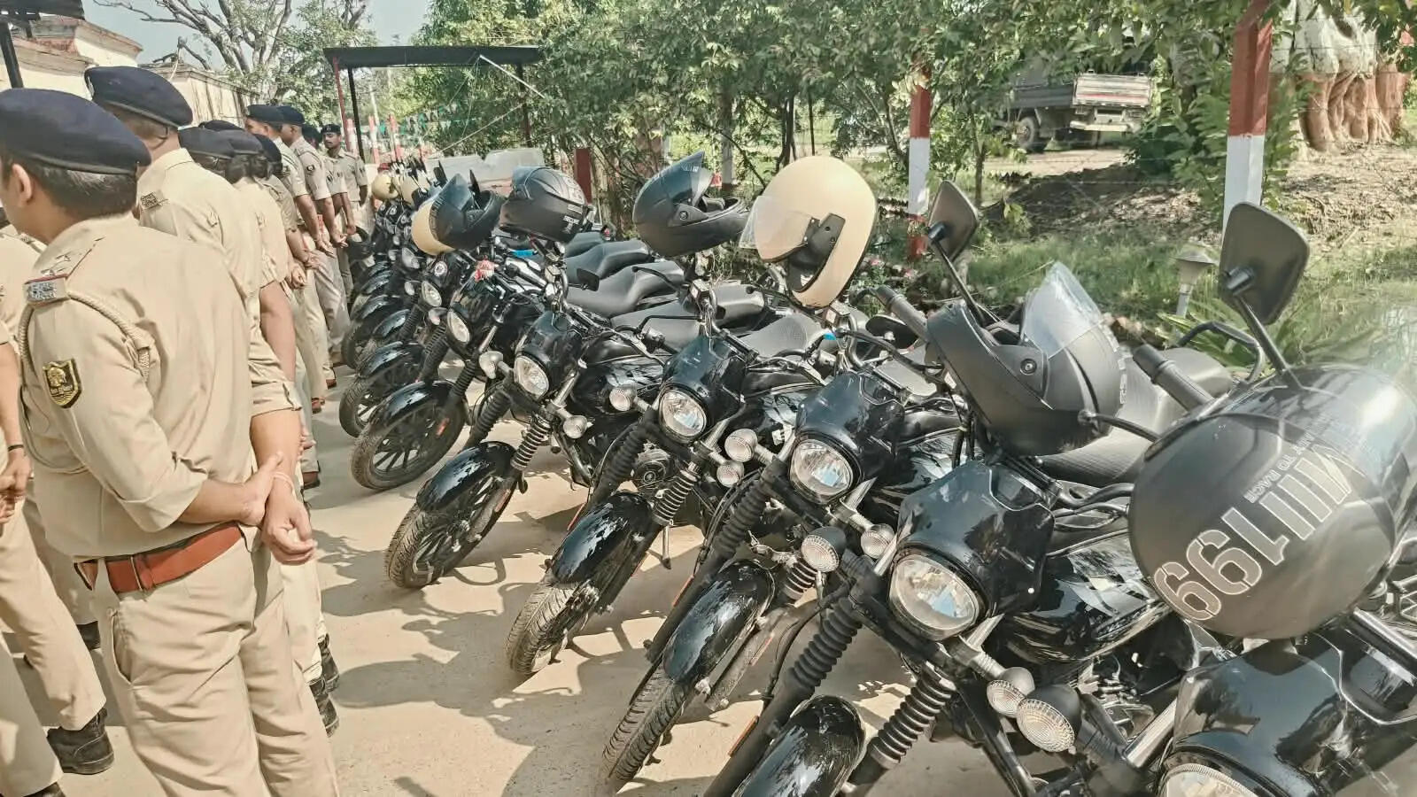 सारण के दुर्गा पूजा में पुलिस दीदी और बाइक क्यूआरटी संभालेंगी विधि-व्यवस्था एवं भीड़ नियंत्रण की कमान