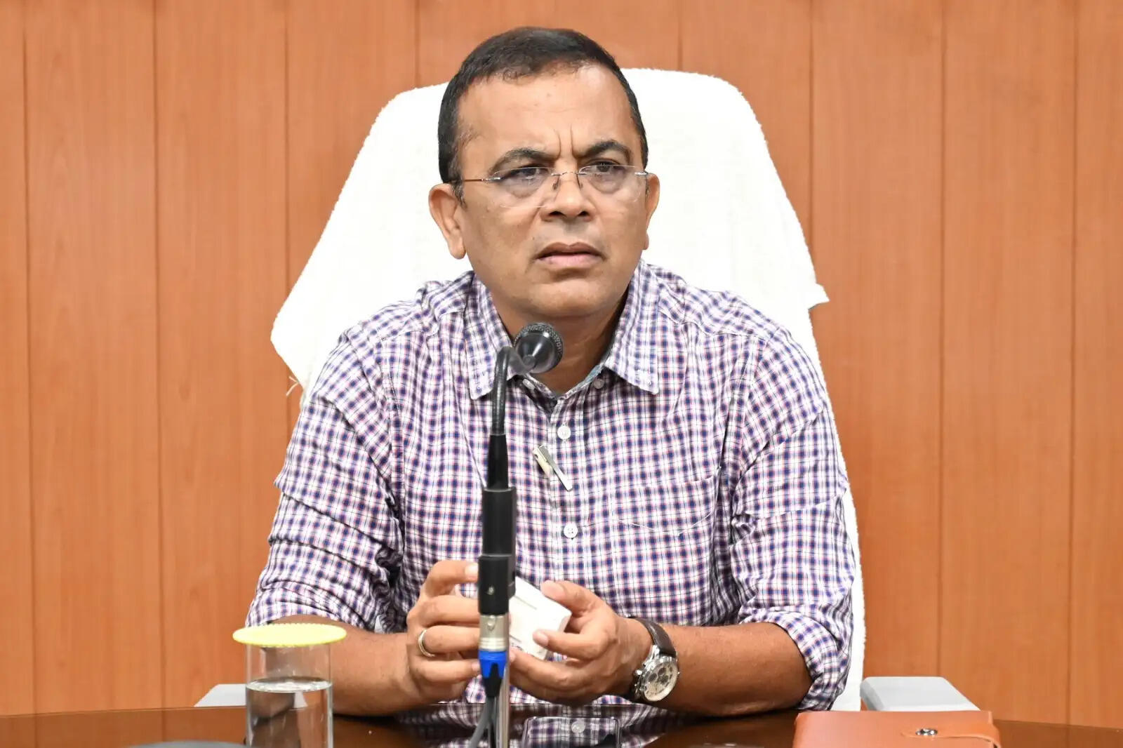 जांजगीर-चांपा : खरीफ सीजन की तैयारियों पर कलेक्टर सख्त, खाद-बीज उपलब्धता, केसीसी और एग्रीस्टेक पंजीयन की समीक्षा