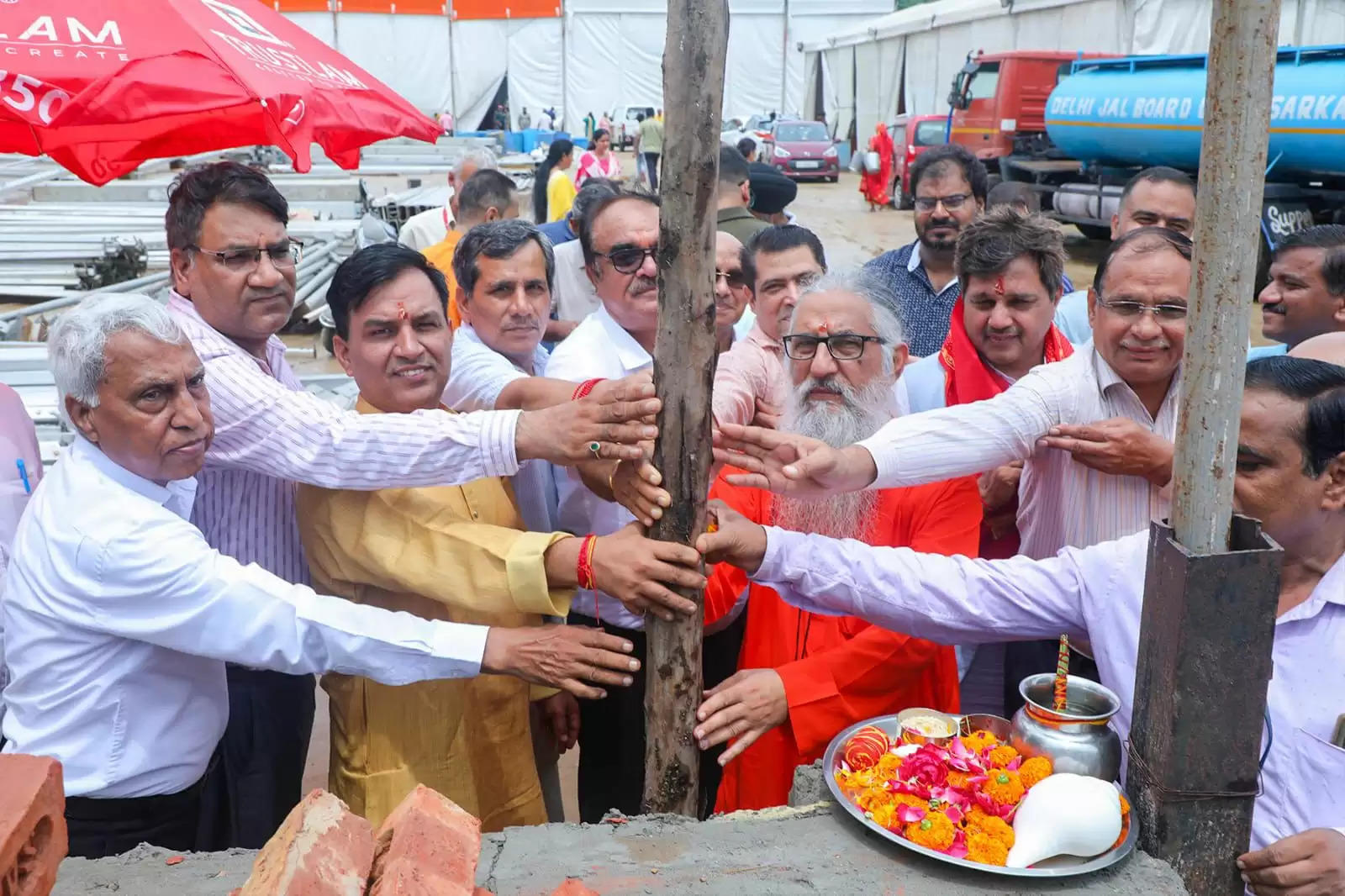 श्री कृष्ण जन्माष्टमी महोत्सव: वैदिक अनुष्ठान के साथ ‘भूमि पूजन’