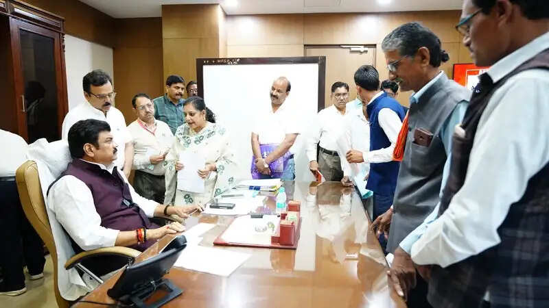 मप्रः खाद्य मंत्री राजपूत ने मंत्रालय में सुनीं आमजन की समस्याएं