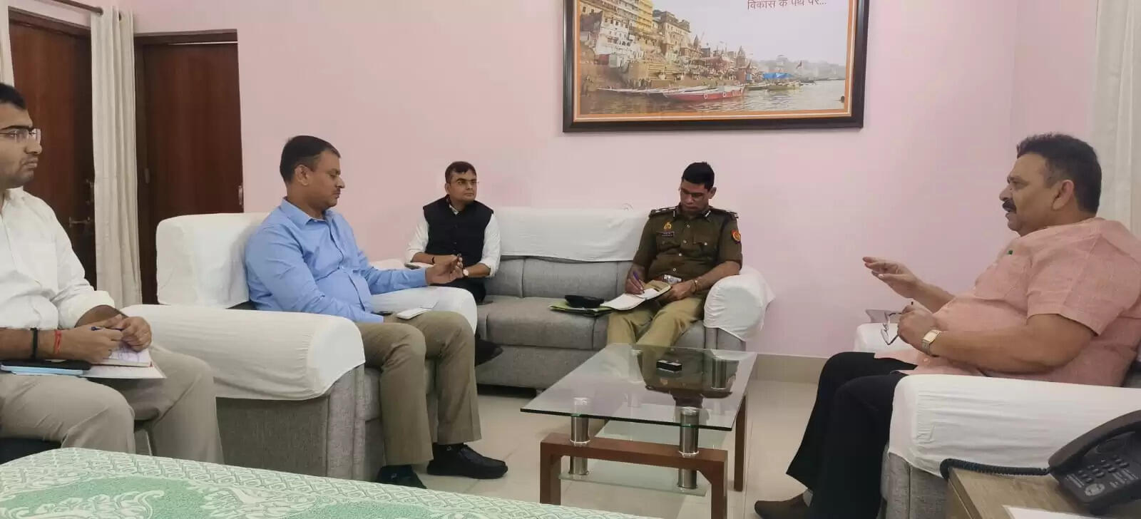 देव दीपावली पर गंगा घाट से 15 मीटर तक छोटी नावों के संचालन की जगह आरक्षित हो: रविन्द्र जायसवाल