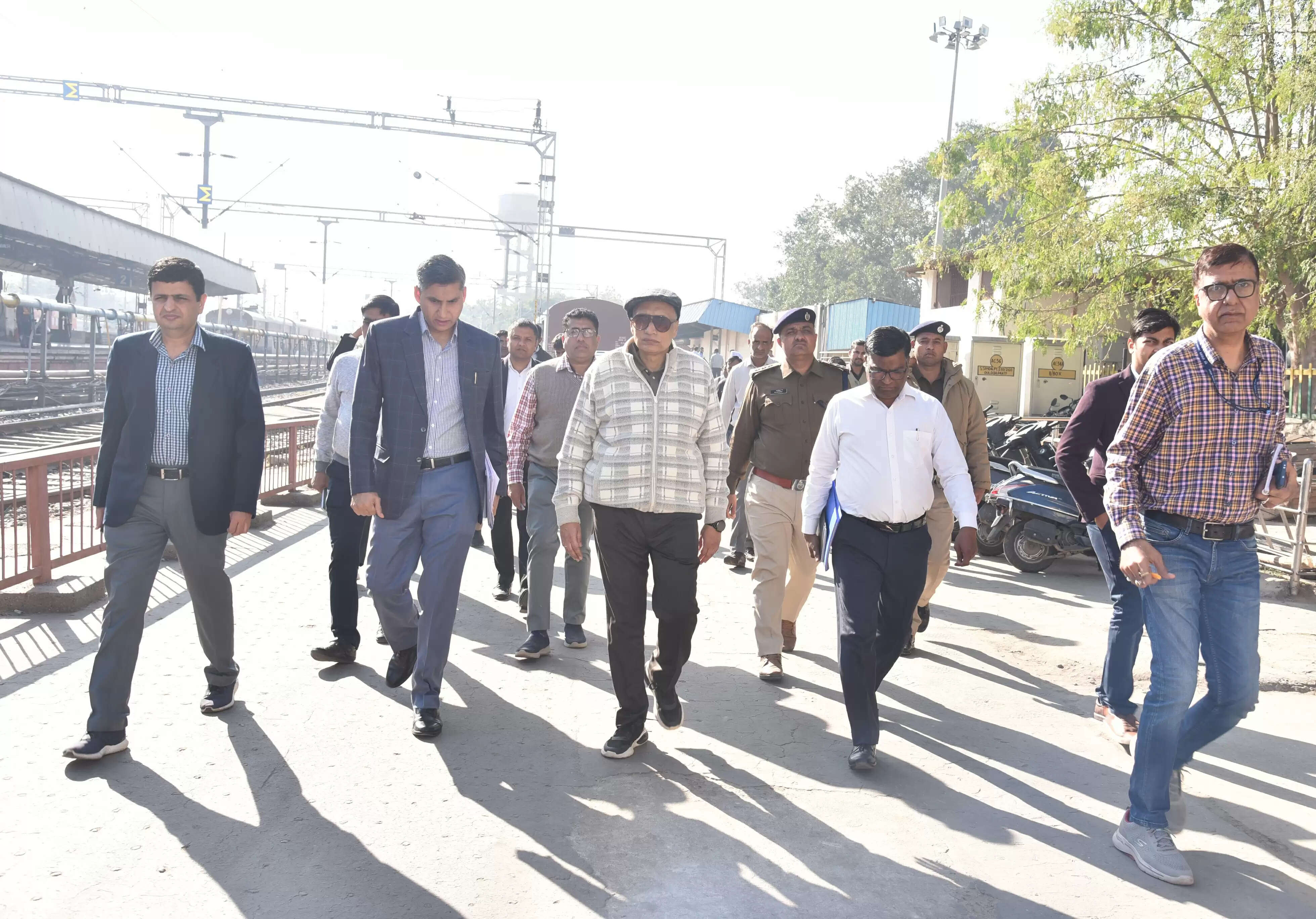 अजमेर स्टेशन पर रेलवे बोर्ड के एडिशनल मेंबर का निरीक्षण