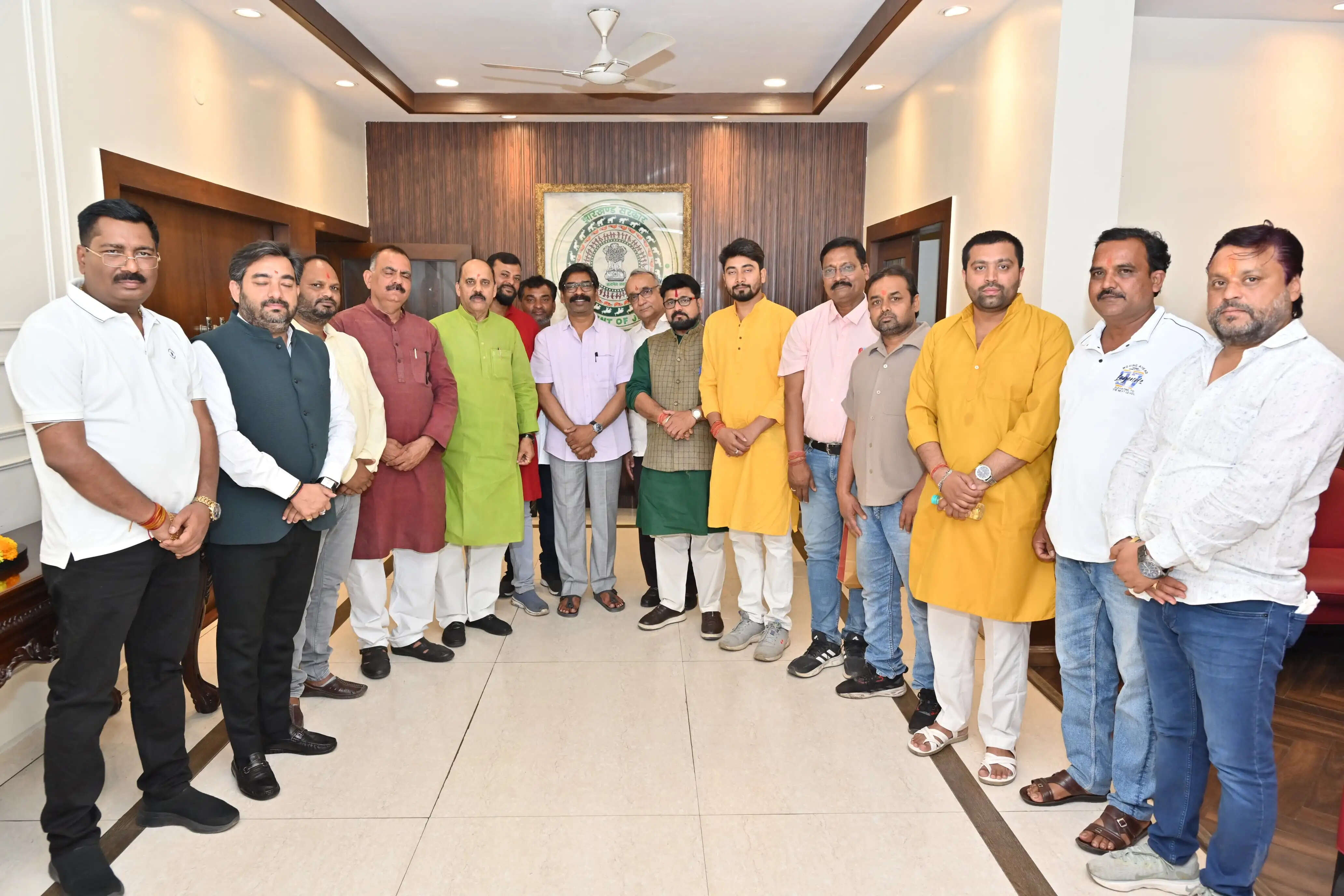 रामनवमी महोत्सव को लेकर प्रतिनिधिमंडलों ने मुख्यमंत्री हेमंत सोरेन से की मुलाकात, किया आमंत्रित