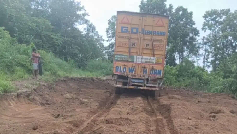 चुट्टुपालू घाटी में बना एस्केप लेन, दुर्घटना से बची ब्रेक फेल हुई गाड़ी