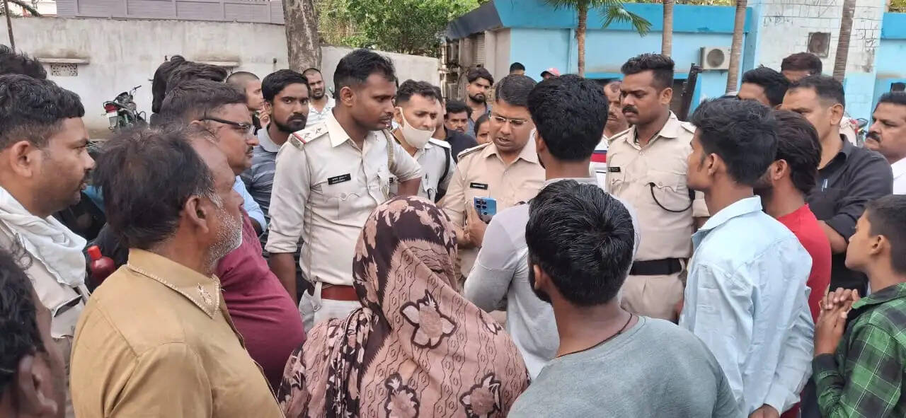 सदर अस्पताल मे परिजन का हंगामा