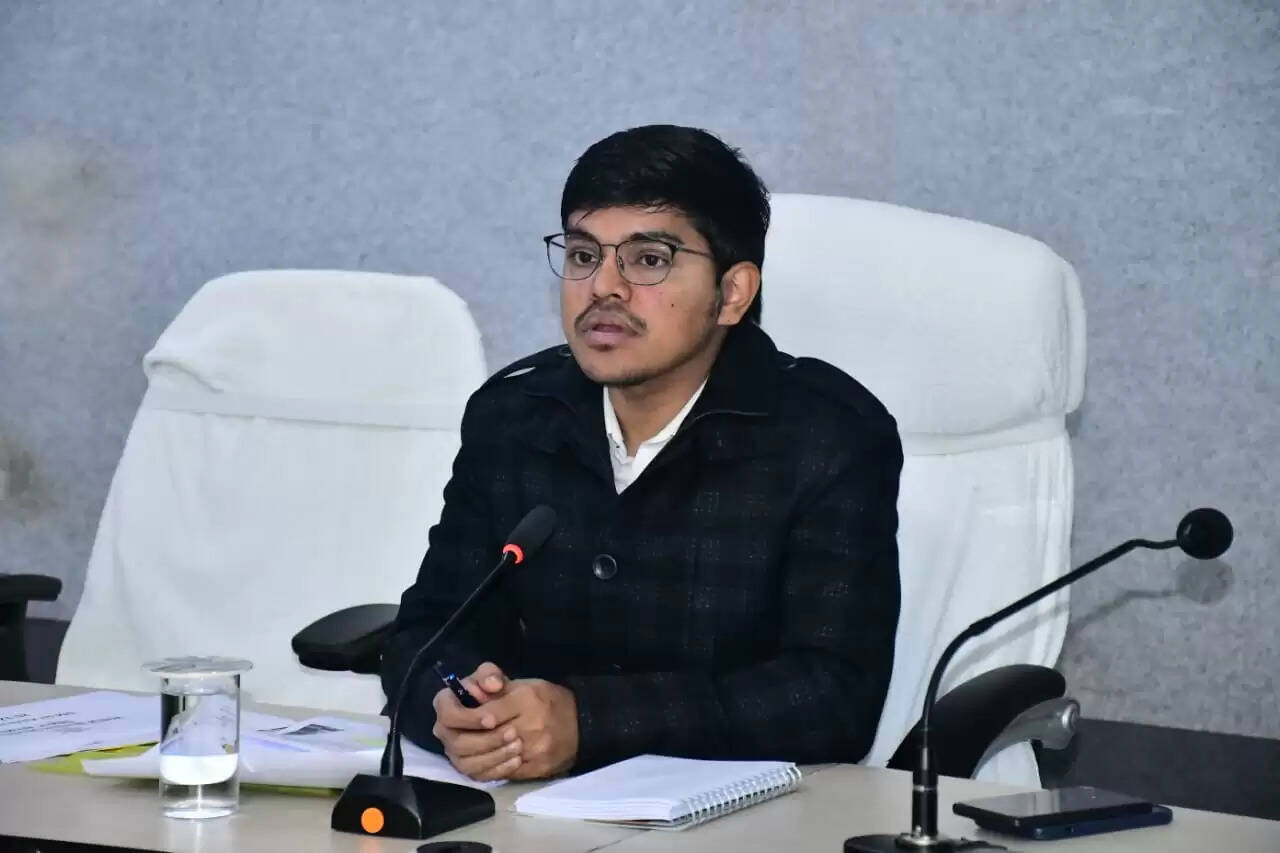 स्वास्थ्य विभाग के मुख्य कार्यों की उप विकास आयुक्त ने की समीक्षा