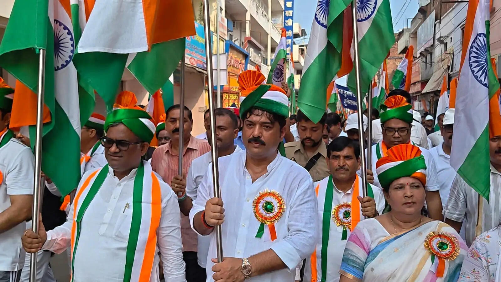 जौनपुर में गूंजे देशभक्ति के नारे, ‘हर घर तिरंगा’ अभियान में दिया राष्ट्रप्रेम और राष्ट्रीय एकता का संदेश