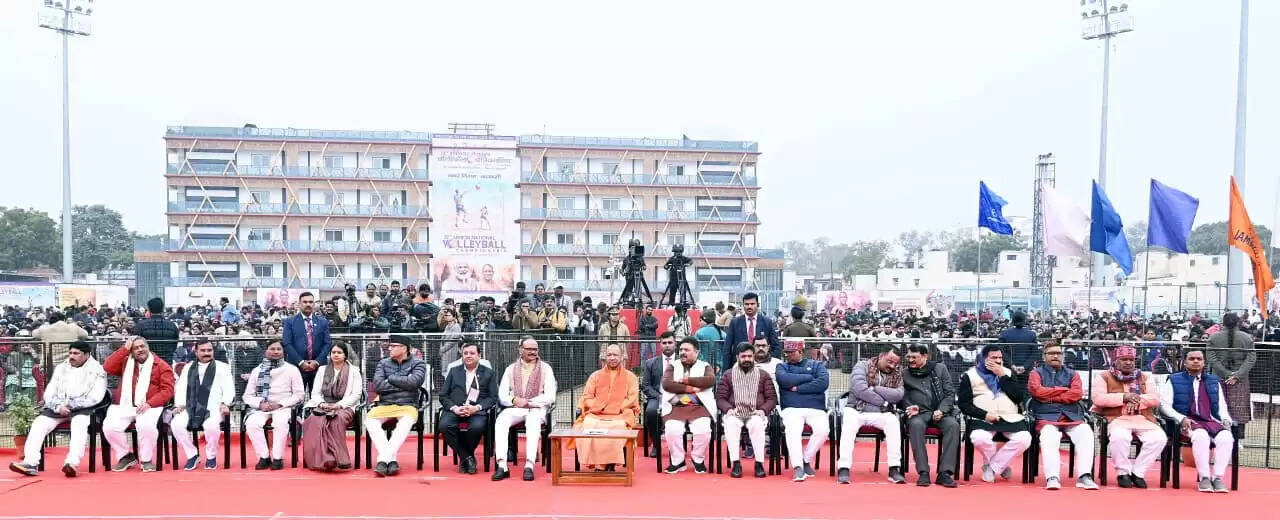 वाराणसी में सीनियर नेशनल वॉलीबॉल चैंपियनशिप का आग़ाज़, वीरेंद्र कंवर रहे मौजूद