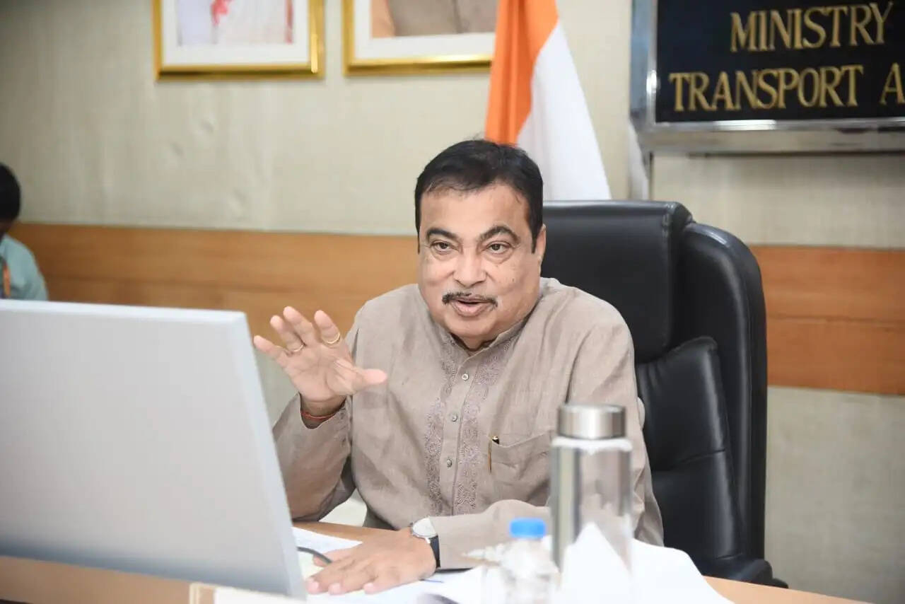 गडकरी ने पंजाब में 4,335 किमी राष्ट्रीय राजमार्ग परियोजनाओं की समीक्षा की; गुणवत्ता निगरानी को लेकर दिए निर्देश