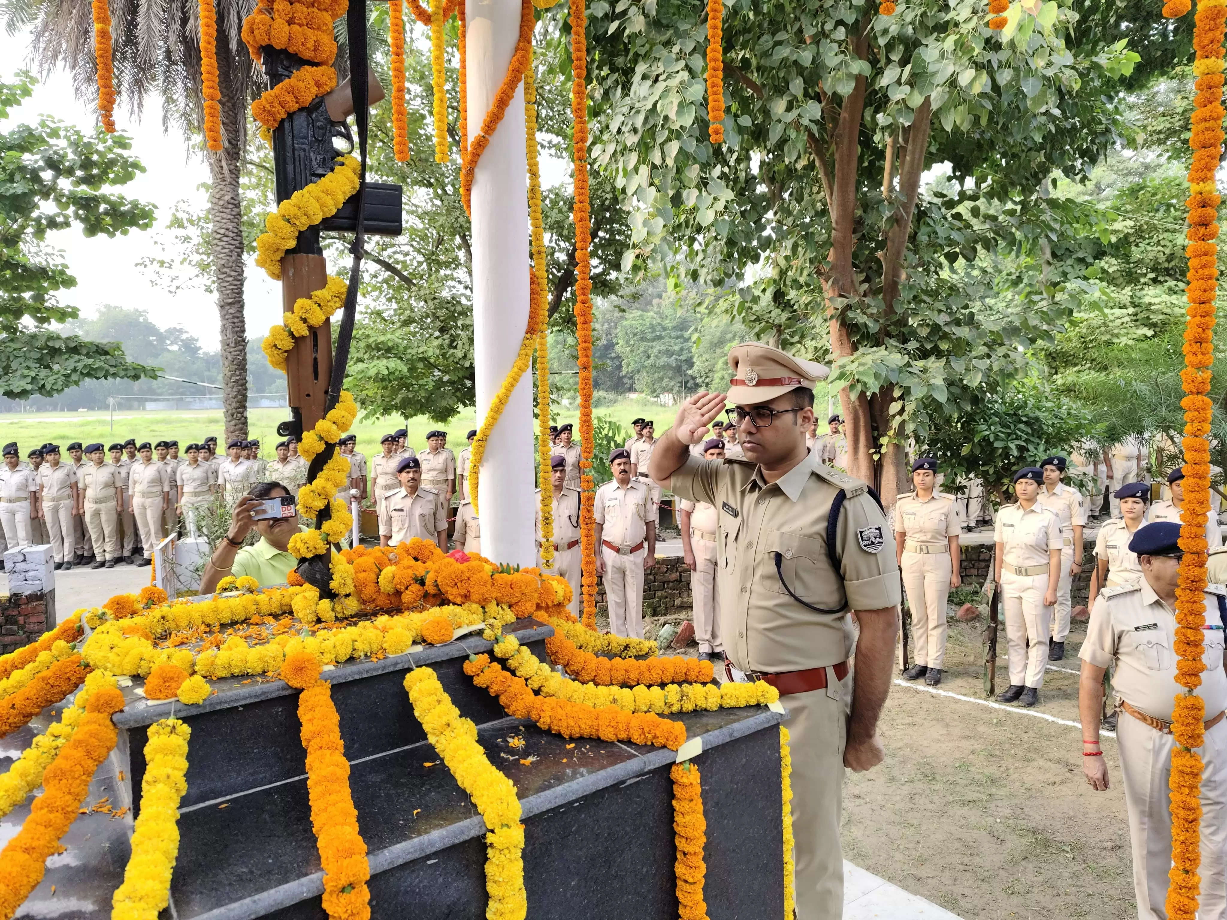 पुलिस स्मृति दिवस पर एसपी ने दी शहीदो को भावपूर्ण श्रद्धांजलि