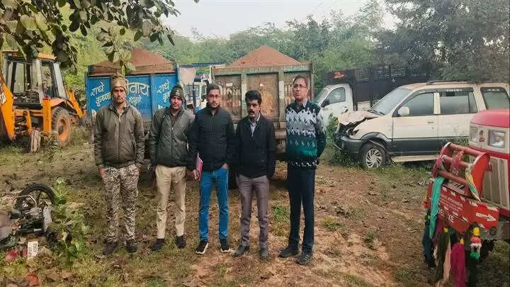 ग्वालियरः रेत के अवैध परिवहन में लिप्त 4 वाहन जब्त