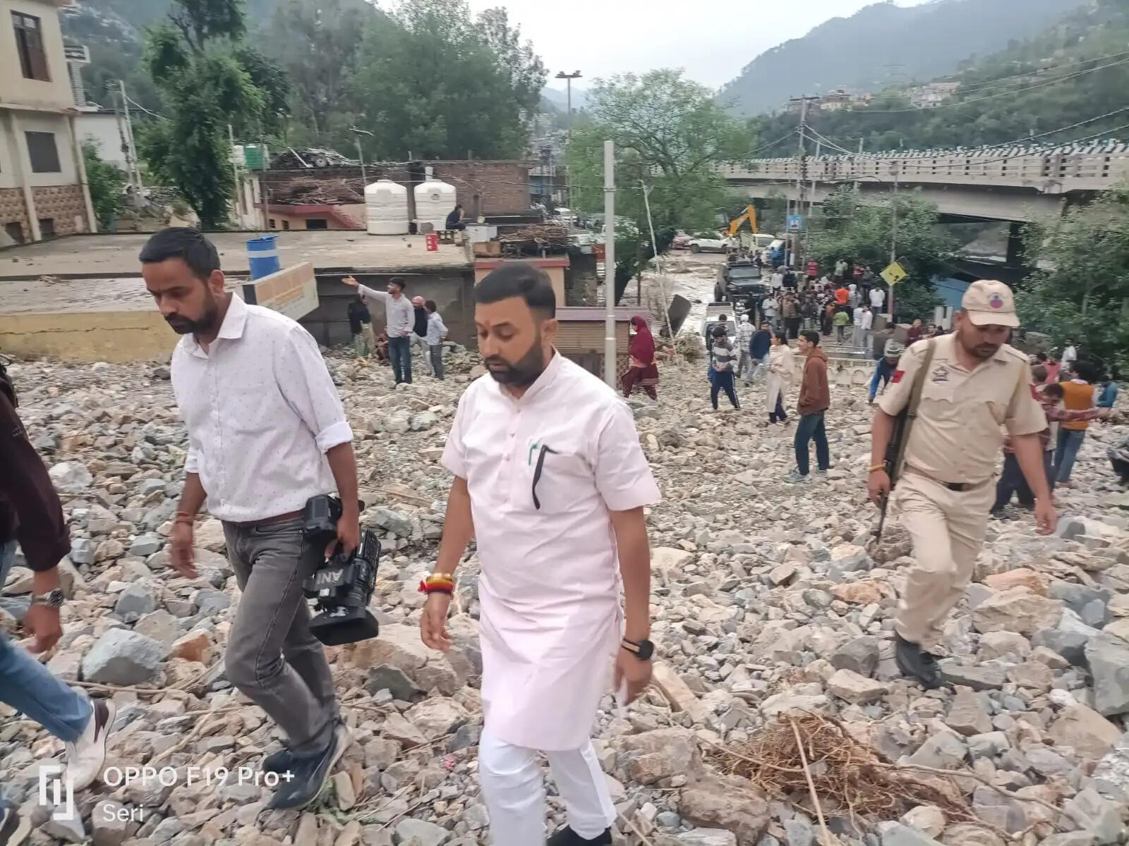 सरकार से रामबन में बादल फटने और बाढ़ पीड़ितों के पुनर्वास का आग्रह किया