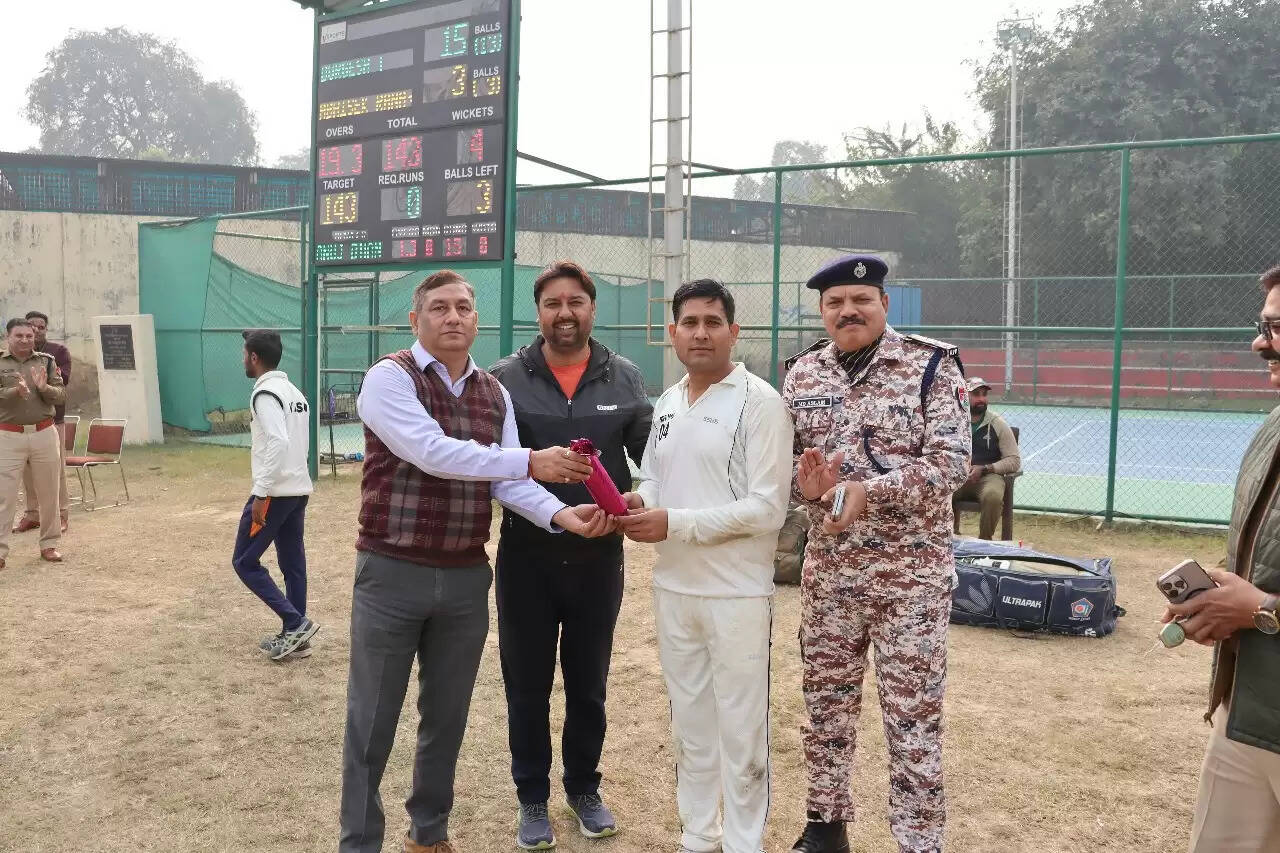 अंतरमंडलीय रेलवे क्रिकेट टूर्नामेंट : सेमीफइनल में आरपीएफ शाखा व ऑपरेटिंग की टीमें जीती