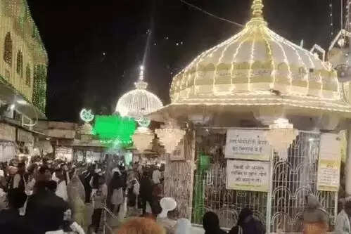 ख्वाजा मोइनुद्दीन चिश्ती का 814 वां उर्स : जन्नती दरवाजा खुला, संदल तकसीम