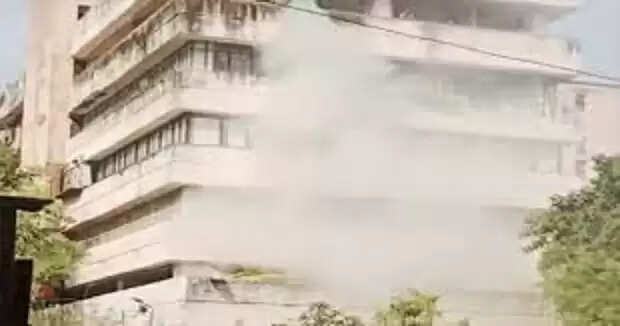 भोपाल के विंध्याचल भवन में रिनोवेशन के दौरान लगी&nbsp;आग,&nbsp;तीन दमकलों ने पाया काबू
