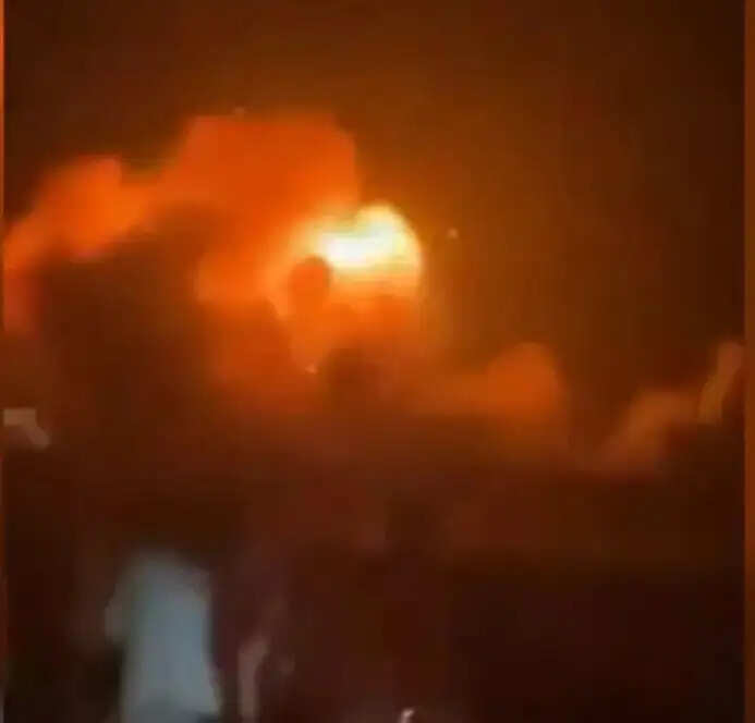 'ऑपरेशन सिंदूर' से पाकिस्तान सकते में, भारत की मिसाइलों ने आतंकी ठिकानों पर मचाई तबाही, आठ की मौत, आईएसपीआर ने की हमले की पुष्टि