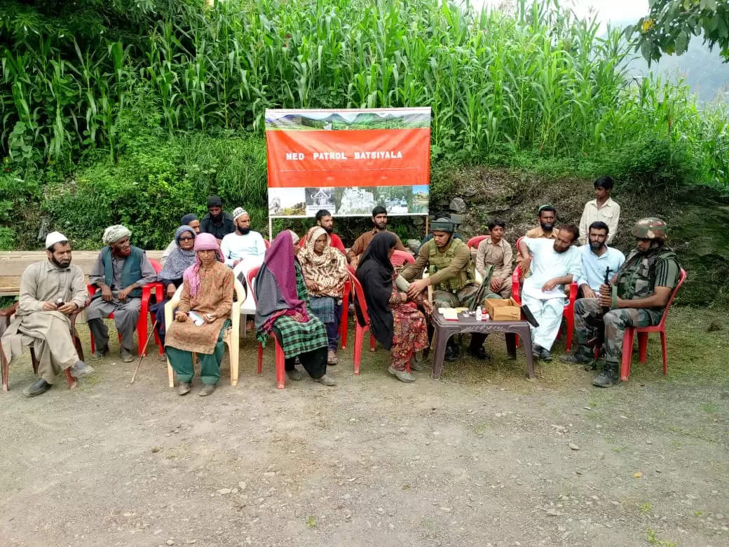 सुदूर गांवों की सहायता के लिए मोबाइल मेडिकल गश्ती का आयोजन किया