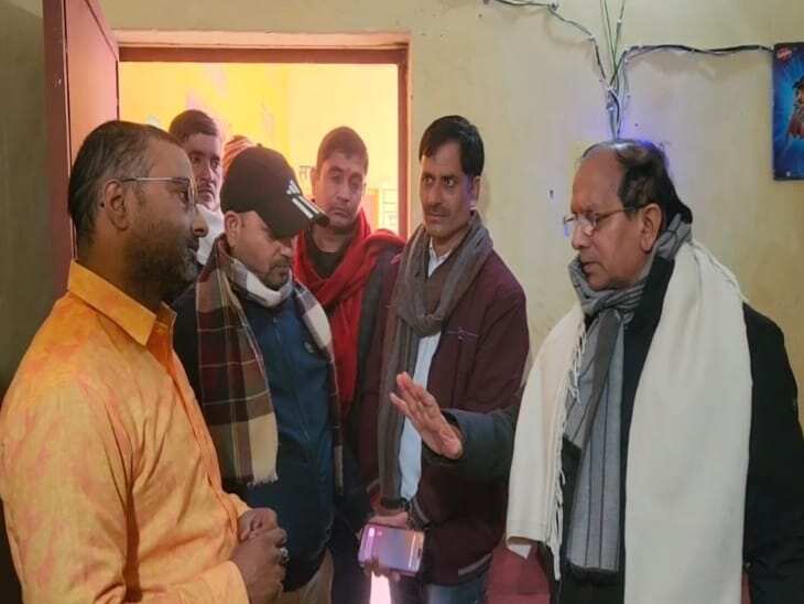 सुलतानपुर में धान खरीदी बाधित, किसानों को भुगतान में देरी से नाराज विधायक ने अधिकारियों को फटकारा