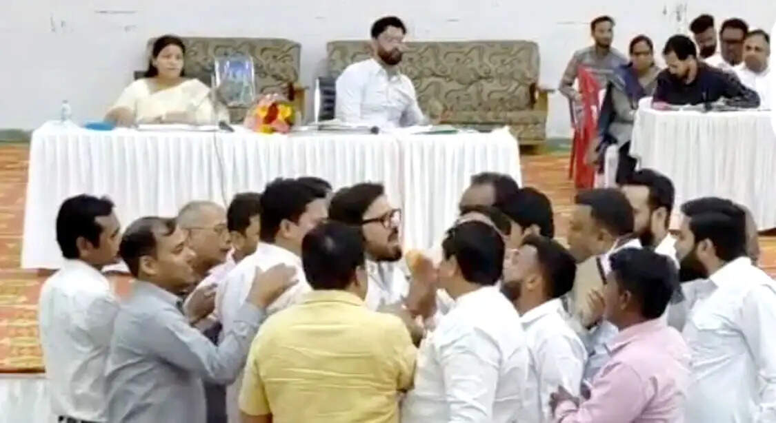 नगर निगम हरिद्वार की बोर्ड बैठक में कई अहम प्रस्ताव पास