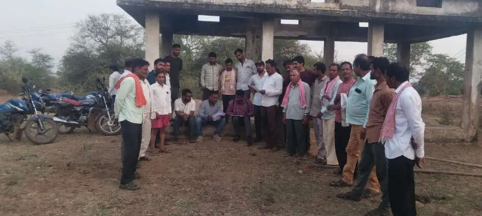 ग्राम पंचायत छिपली में 48 पेड़ काट दिए, शिकायत के बाद 20 दिन बाद भी कार्रवाई नहीं