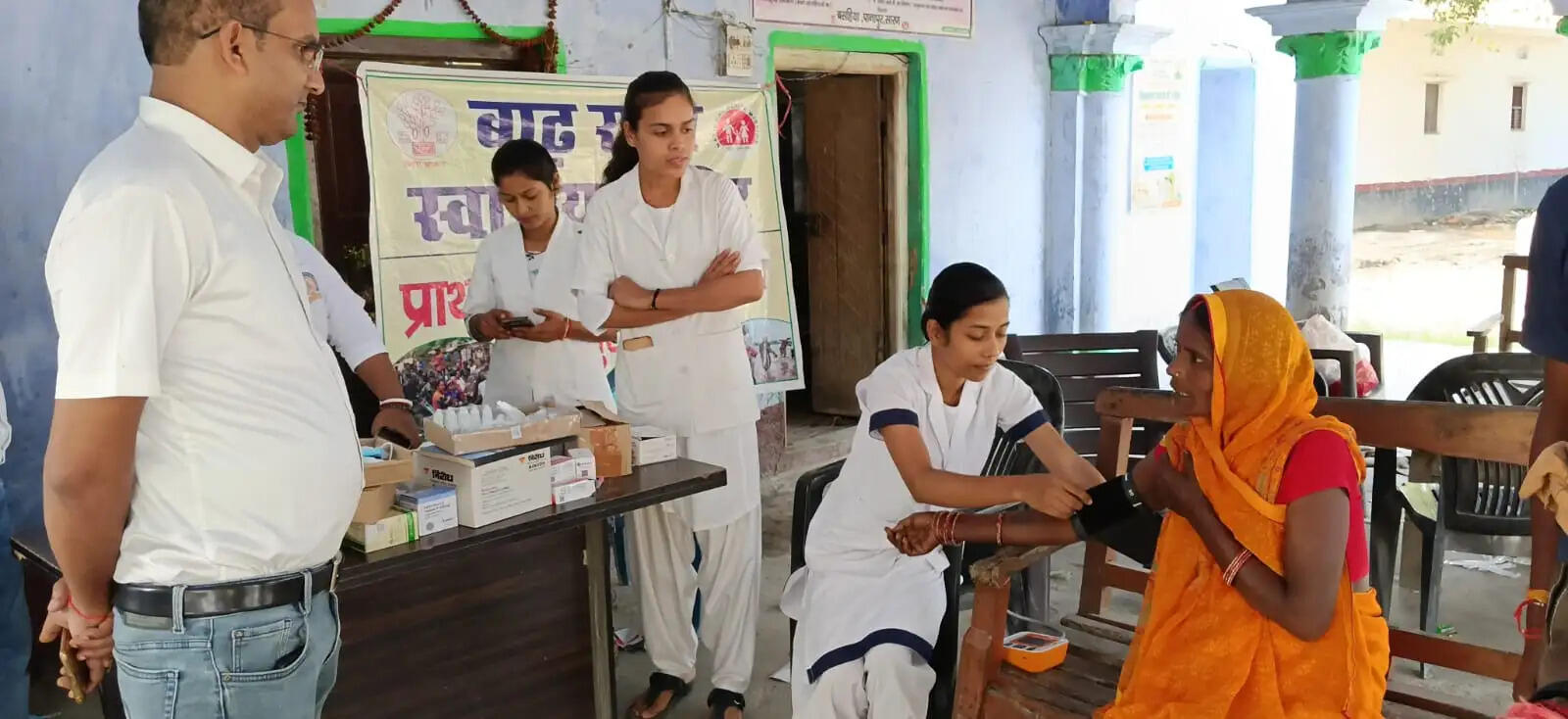 सारण में बाढ़ का पानी उतरते ही संक्रमण के खिलाफ छिड़काव और स्वास्थ्य सेवाएं तेज