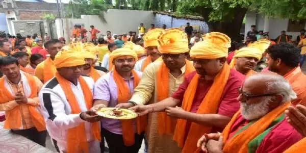 लोहरदगा डीसी और एसपी ने कांवरियों को किया रवाना