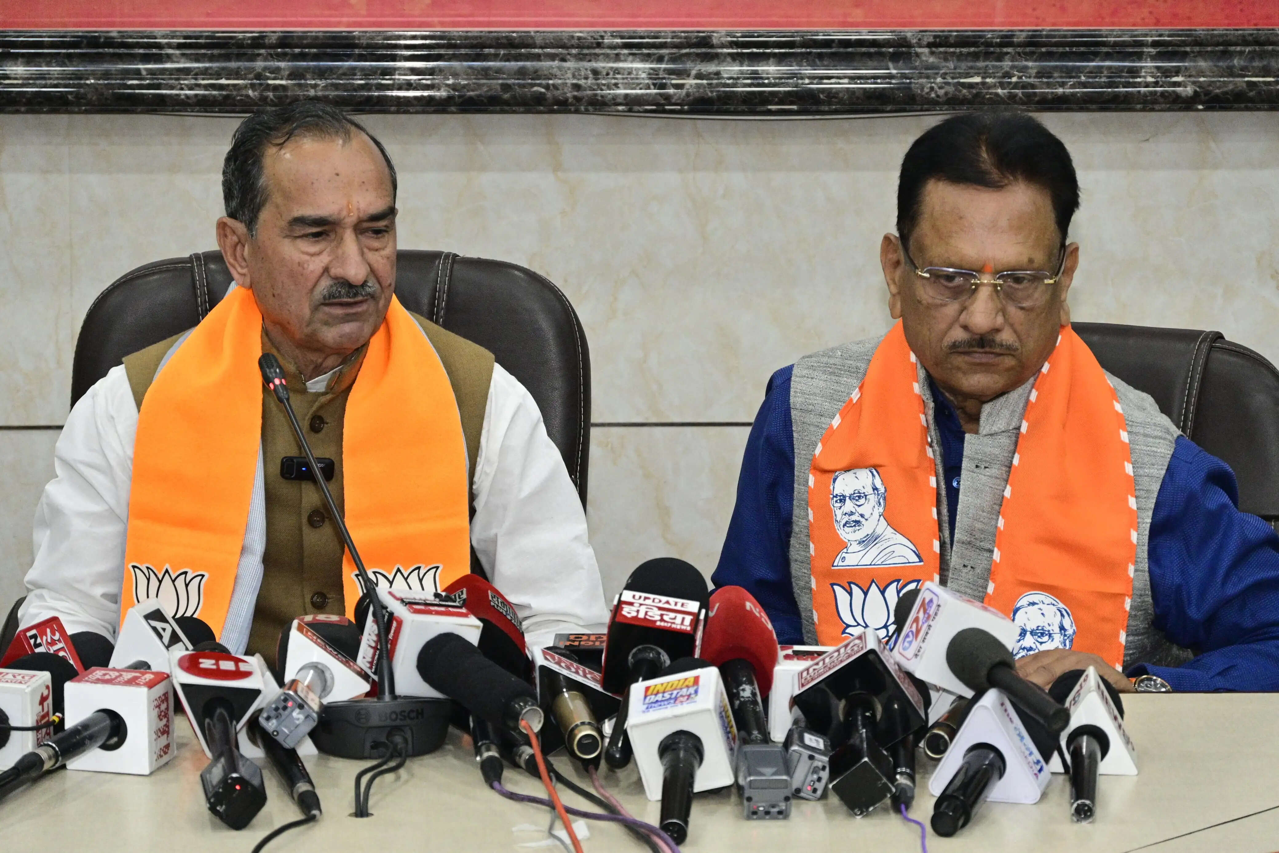 सूरत अग्निकांड पर भाजपा प्रदेश अध्यक्ष मदन राठौड़ ने जताया दुख, प्रभावितों को सहायता का आश्वासन