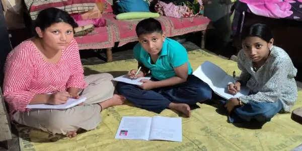 आर्थिक मुश्किलों के बीच भावना देवी के बच्चों के सपनों को पंख दे रही इंदिरा गांधी सुख शिक्षा योजना