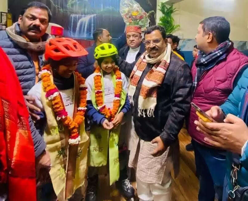 युग और नंदनी ने अपने संकल्प, अनुशासन और आस्था से समाज को दिया सकारात्मक संदेश : प्रकाश पाल