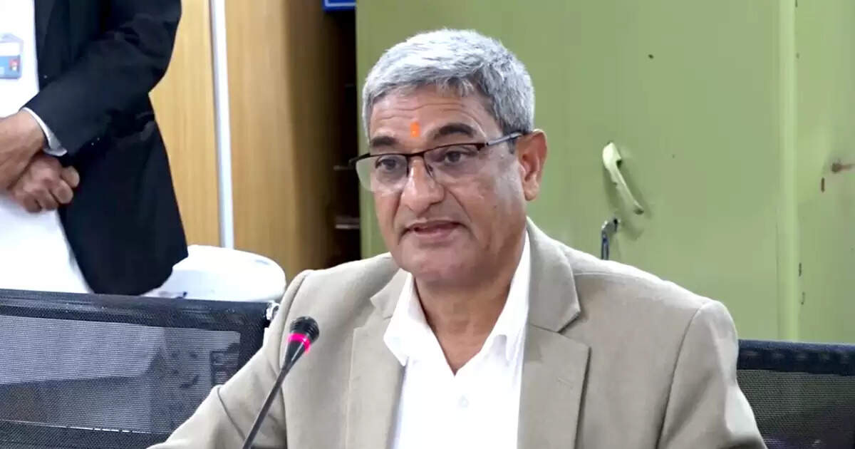 राजशाही के पक्ष में प्रदर्शन रोकने के बाद ही नेताओं, सांसदों को मिलेगी सरकारी सुरक्षा : गृहमंत्री