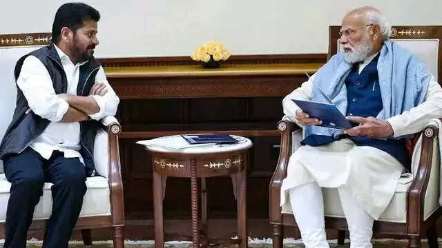 रेवंत रेड्डी ने प्रधानमंत्री मोदी और कई केंद्रीय मंत्रियों को दिया 'तेलंगाना राइजिंग ग्लोबल समिट' का न्योता