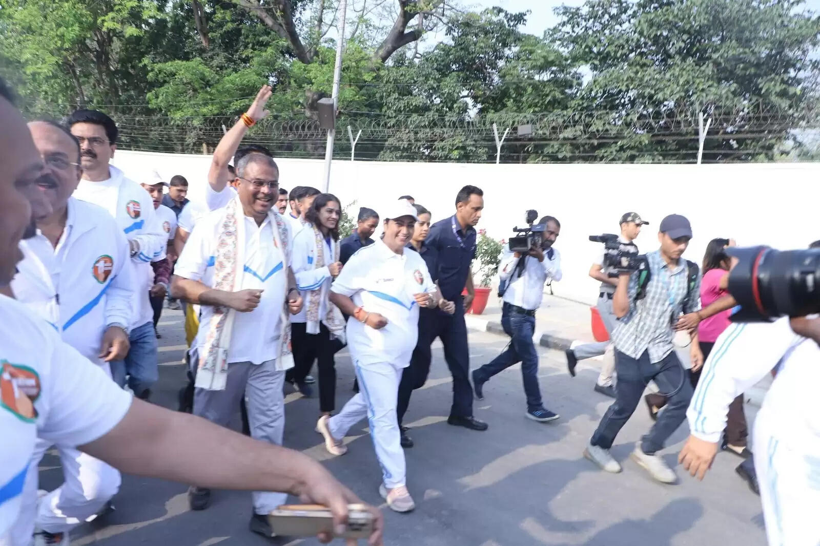 ‘रन फॉर वन नेशन वन इलेक्शन’ दौड़ को मुख्यमंत्री रेखा गुप्ता और केंद्रीय मंत्री धर्मेंद्र प्रधान ने हरी झंडी दिखाई