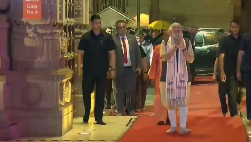 प्रधानमंत्री मोदी ने श्री काशी विश्वनाथ के दरबार में लगाई हाजिरी, जीत का मांगा आर्शीवाद