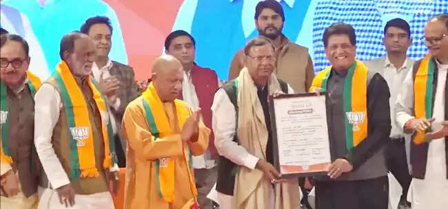 (अपडेट) उत्तर प्रदेश भाजपा के नए 'चौधरी' बने केंद्रीय राज्यमंत्री पंकज