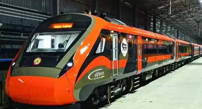 वाराणसी-दिल्ली के बीच दौड़ेगी वंदे भारत स्लीपर, रेल मंत्री अश्विनी और मुख्यमंत्री योगी शनिवार को करेंगे रवाना