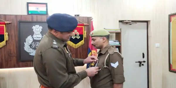 सात पुलिसकर्मियों को मुख्यमंत्री वीरता पदक से किया गया सम्मानित