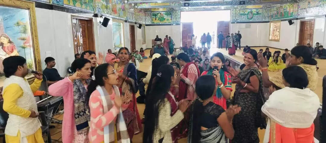 धूमधाम से मनी गीता जयंती, गीता पाठ में सराबोर हुए श्रद्धालु