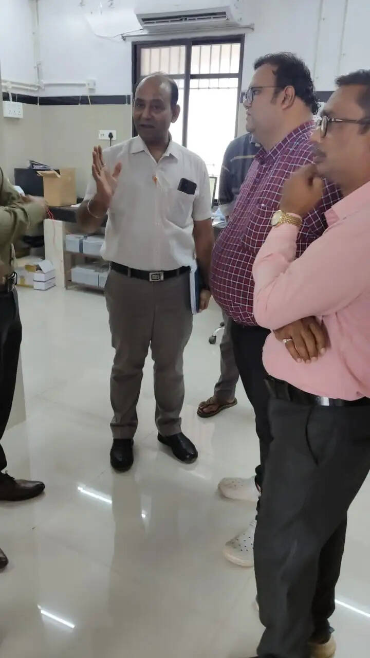 शिकायतों के बीच अटल लैब की समीक्षा, रिपोर्ट में देरी पर नाराजगी
