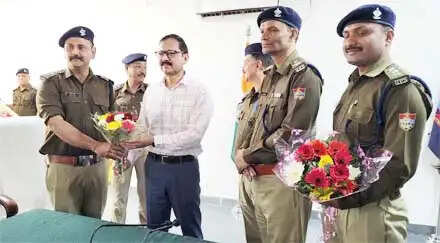 आईजी कुमाऊं योगेंद्र रावत काे दी विदाई