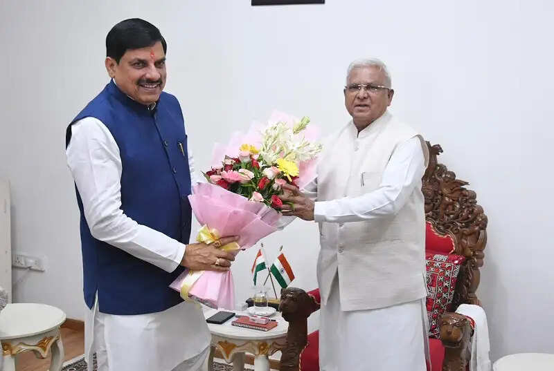 मप्रः राज्यपाल पटेल से मिले मुख्यमंत्री डॉ. यादव, विभिन्न योजनाओं और विकास कार्यों की दी जानकारी