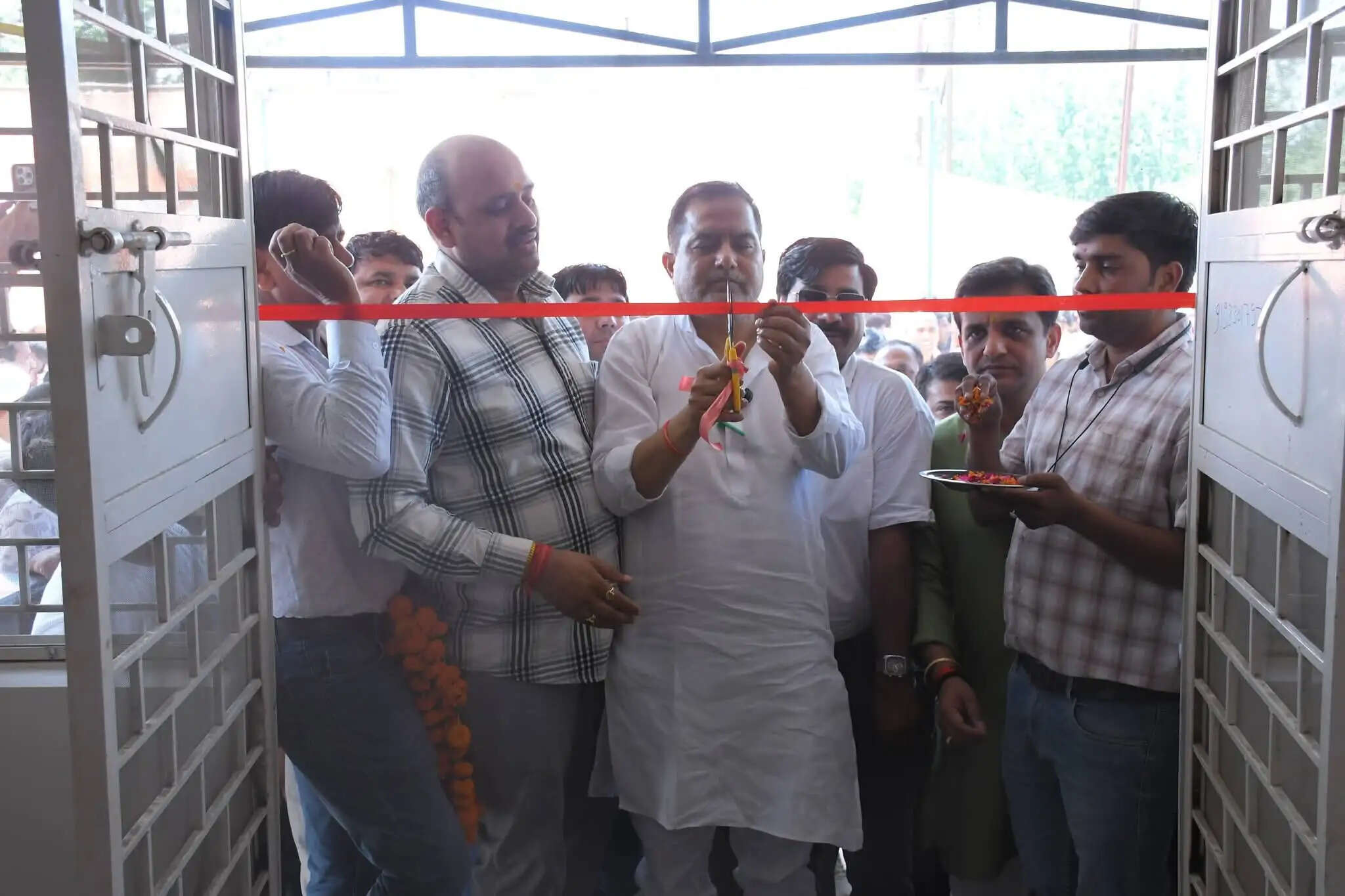 कुंदरकी विधानसभा के शहरी क्षेत्र में 22 घंटे और ग्रामीण में 20 घंटे बिजली मिल रही : ठाकुर रामवीर सिंह