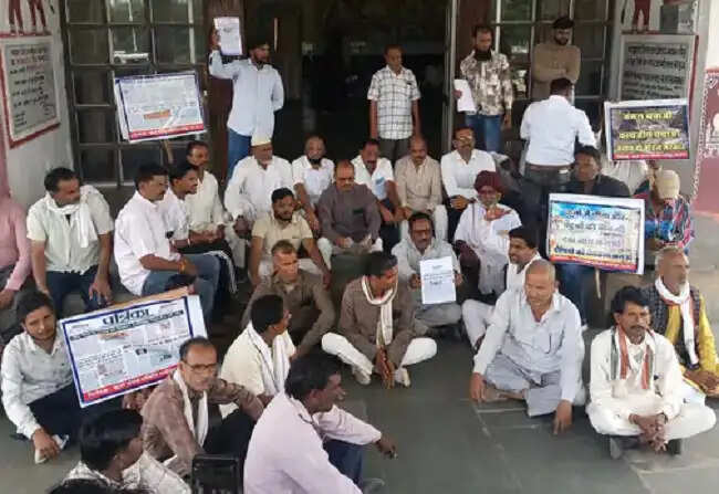 कूनों में 19 माह के चीता शावक की हत्या की जांच करने पहुंचा केन्द्रीय दल, दिनभर किया मौका मुआयना