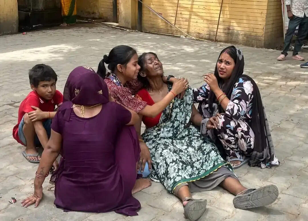 औरैया : तेज बुखार के बाद युवक की मौत, पोस्टमार्टम से होगा कारण स्पष्ट