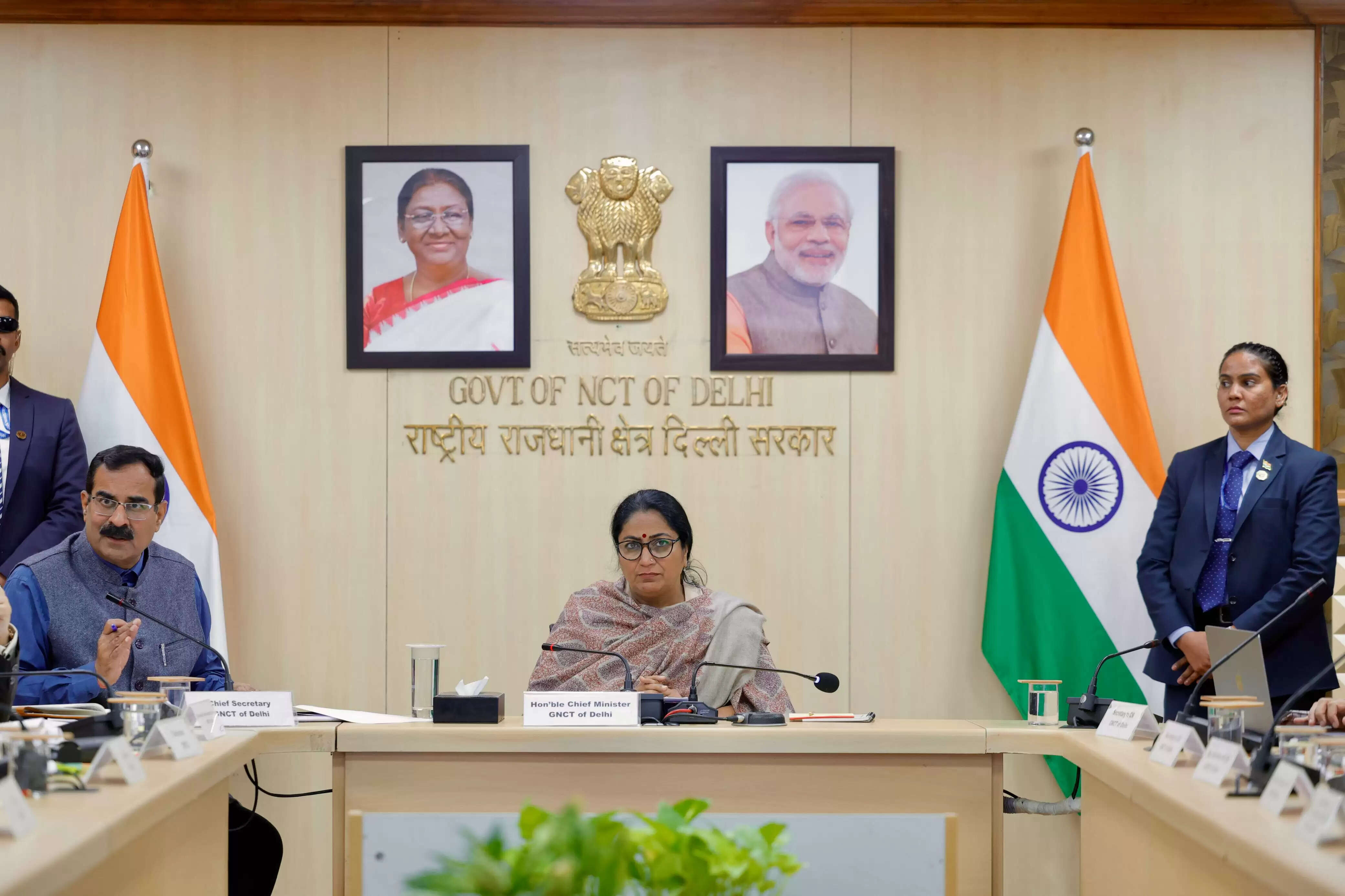 मुख्यमंत्री ने डीएमआरसी को धूल नियंत्रण और सफाई के दिए सख्त निर्देश