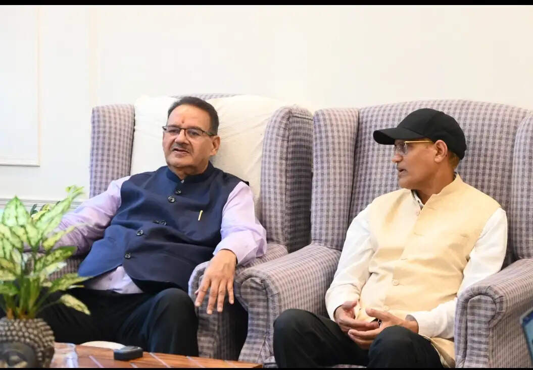 टी महोत्सव की तैयारियां समयबद्ध पूरी करें अधिकारी : गणेश जोशी