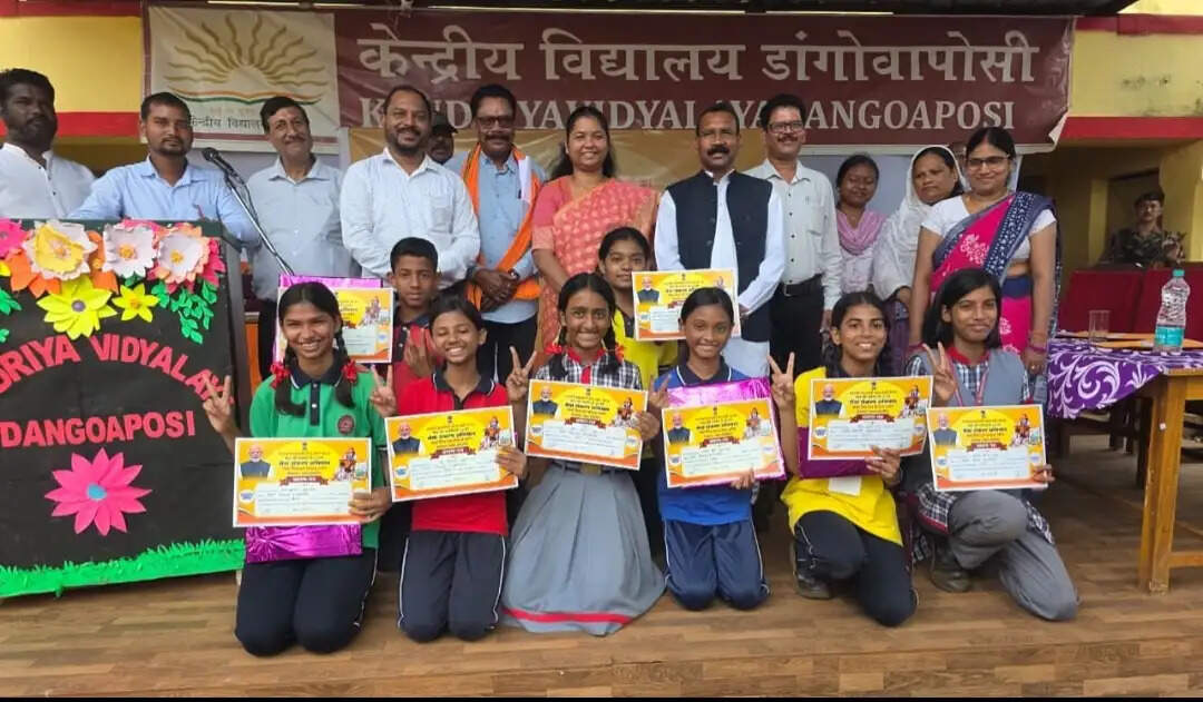 सपनों का भारत में बच्चों ने रंग और शब्दों से गढ़ी विकसित भारत की तस्वीर